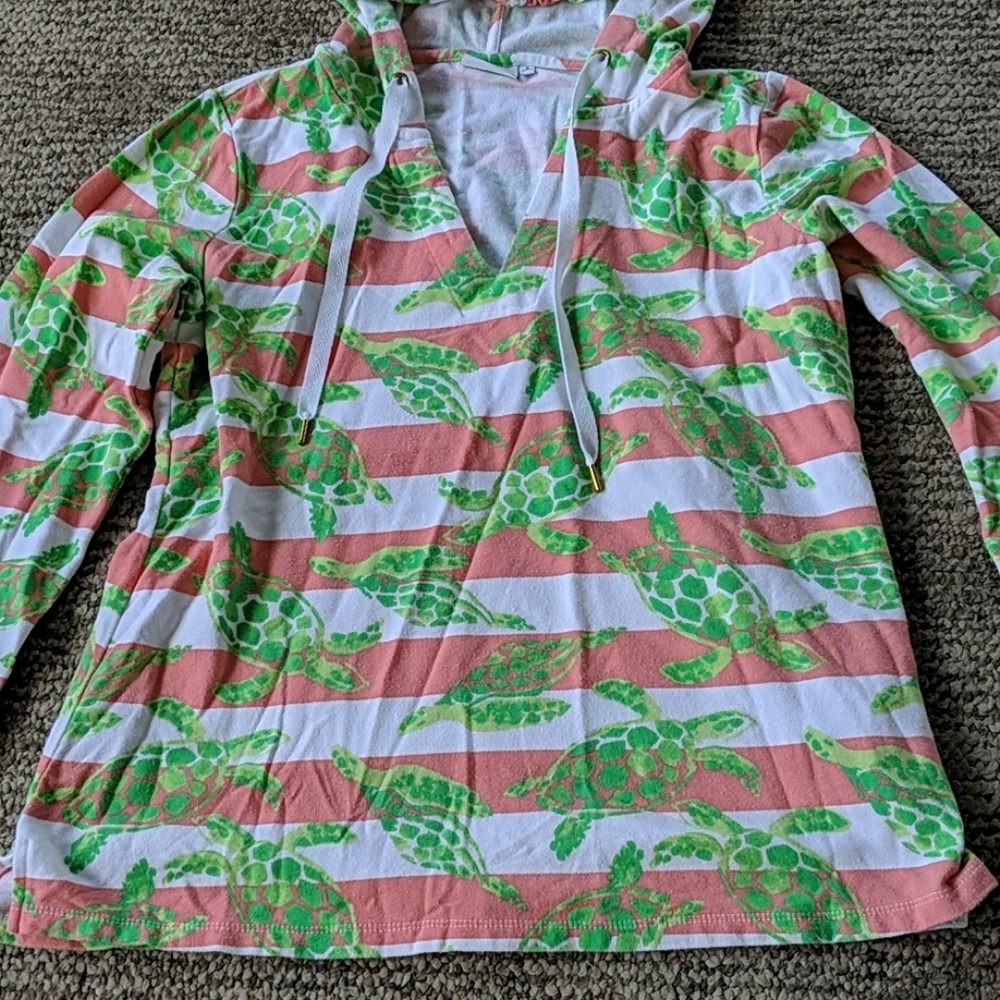 Crown & ivy beach turtle hoodie